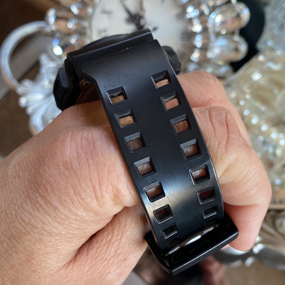 Men's Casio Waterproof Watch - Picture 3 of 6